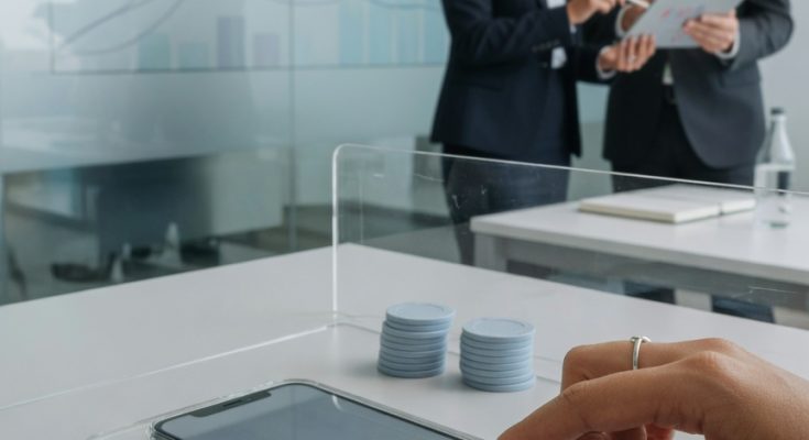 Verantwortungsvolles Spielen: Spieler setzt Limits, Experten überwachen Prävention, Regulierung, transparente Tools.